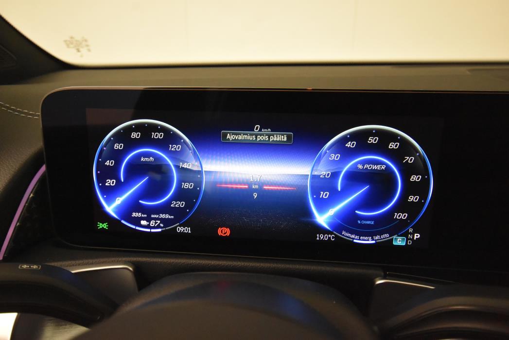 Mercedes-Benz EQB 2025