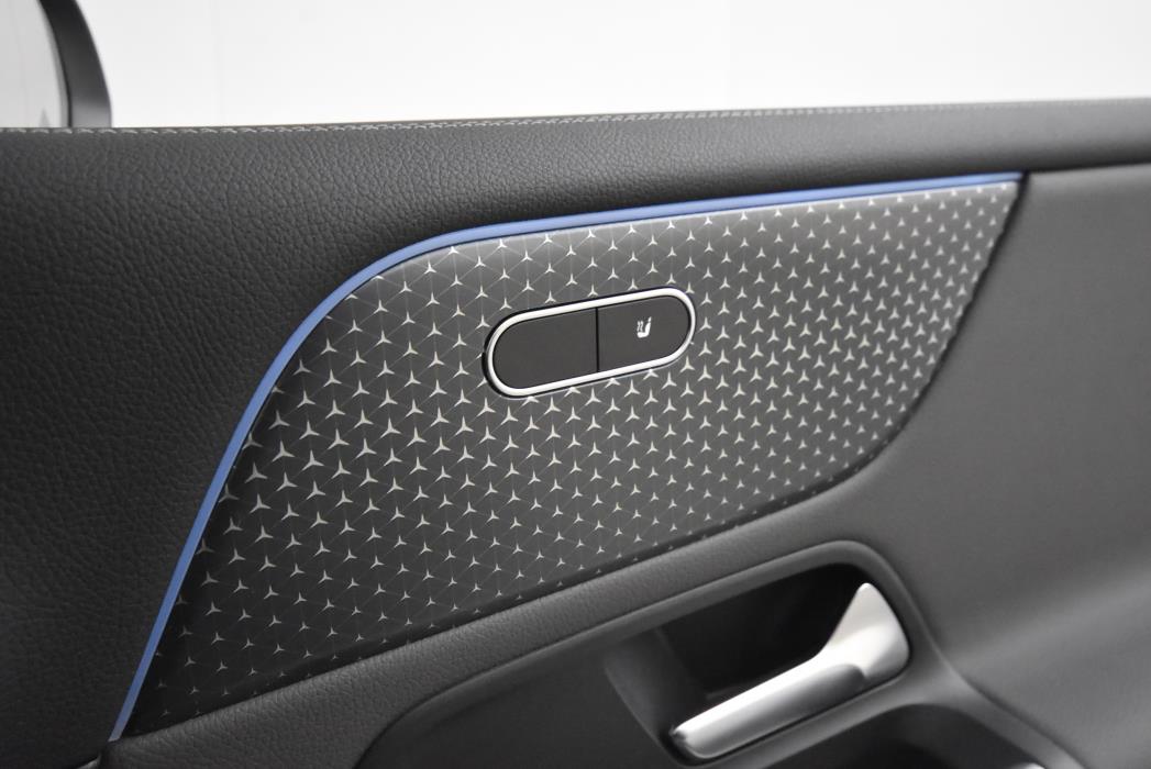 Mercedes-Benz EQB 2025