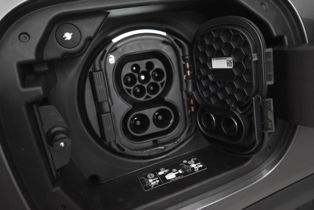 Mercedes-Benz EQB 2025