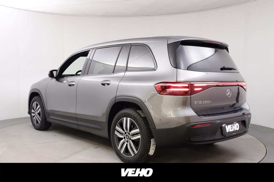Mercedes-Benz EQB 2025