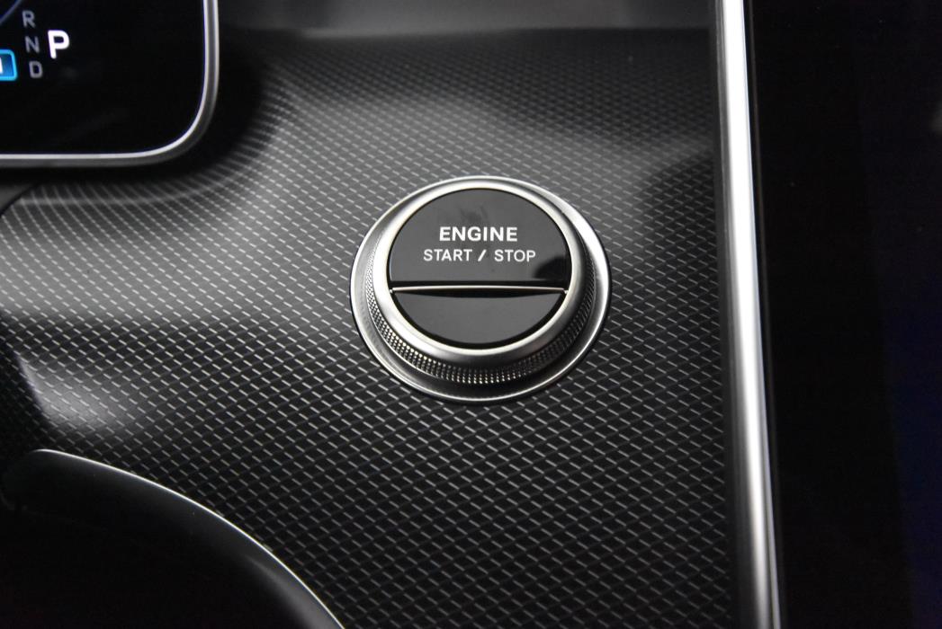 Mercedes-Benz C 2025