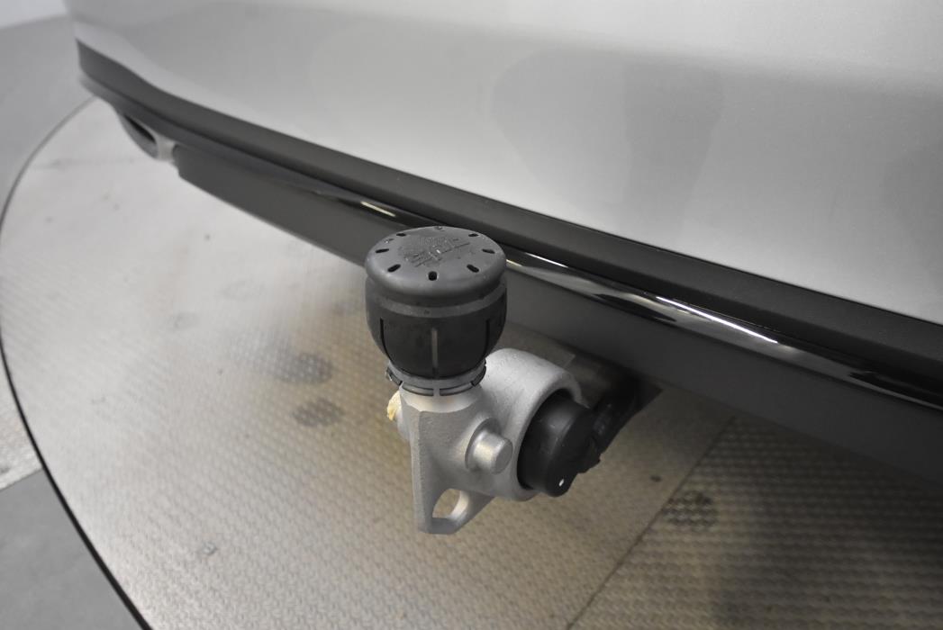 Mercedes-Benz C 2025