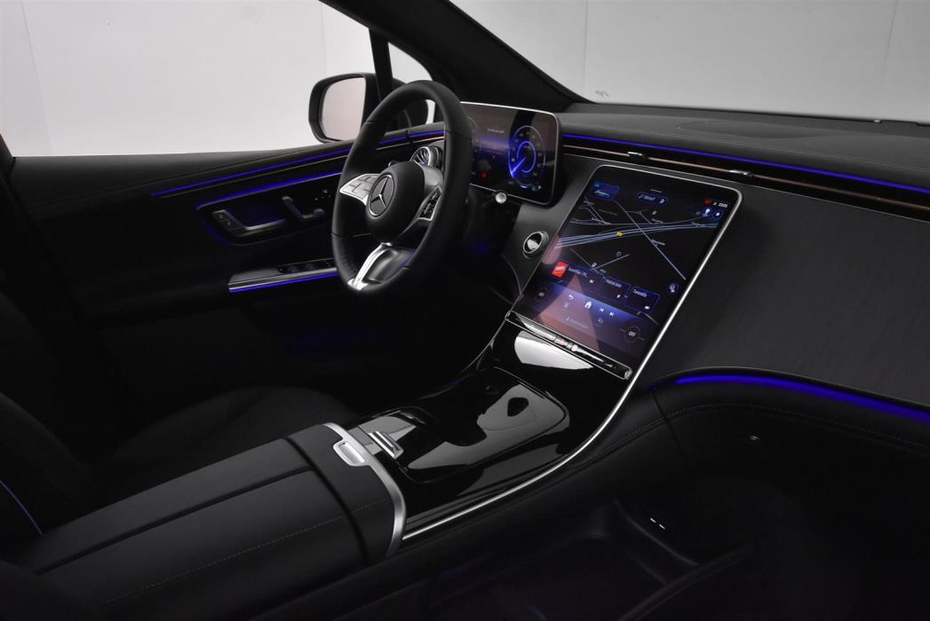 Mercedes-Benz EQE SUV 2025