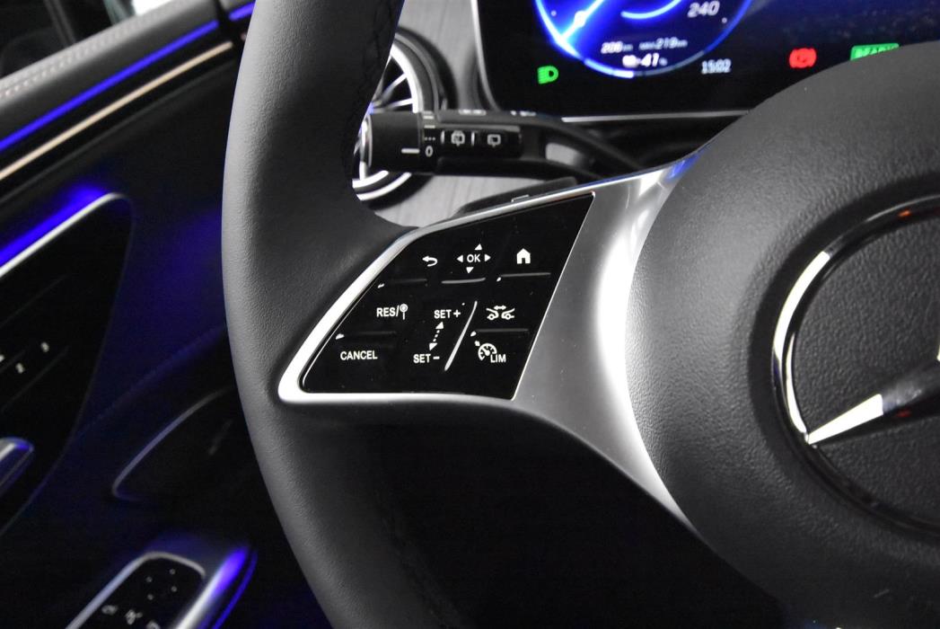 Mercedes-Benz EQE SUV 2025