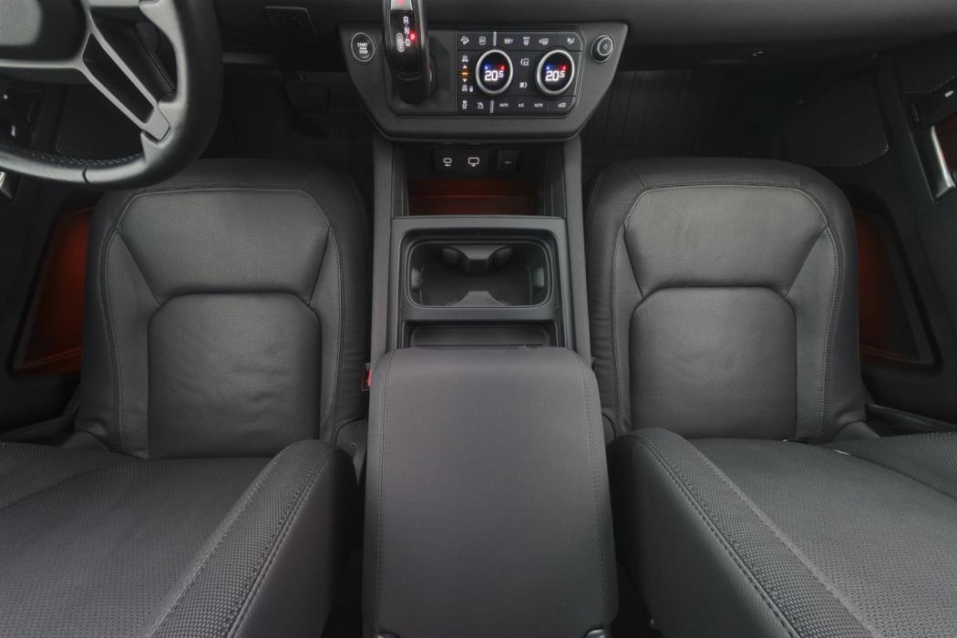 Land Rover Defender 2022
