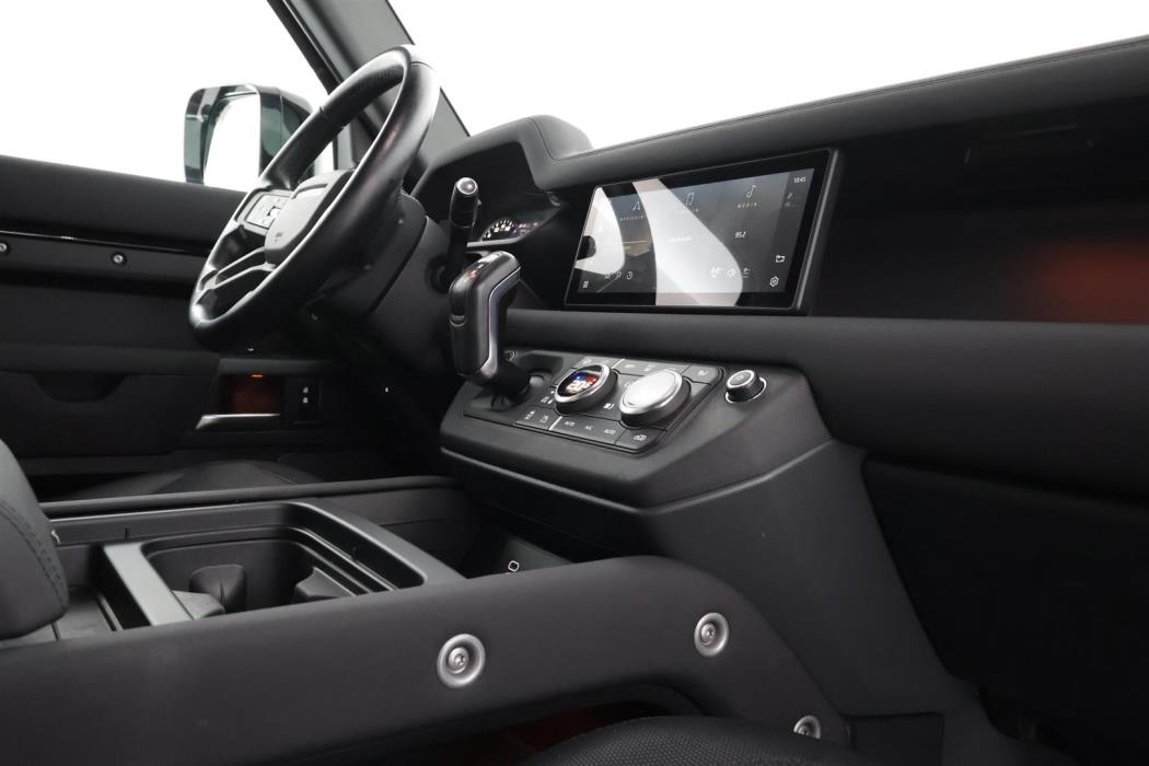 Land Rover Defender 2022