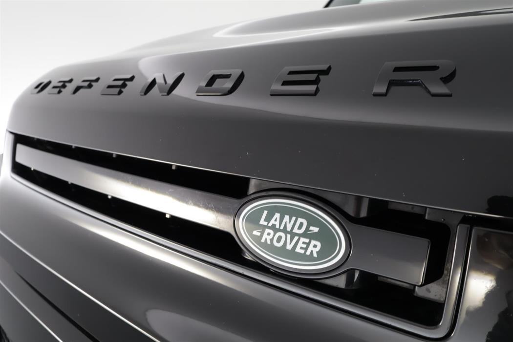 Land Rover Defender 2022