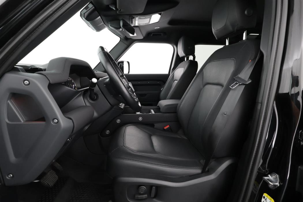 Land Rover Defender 2022