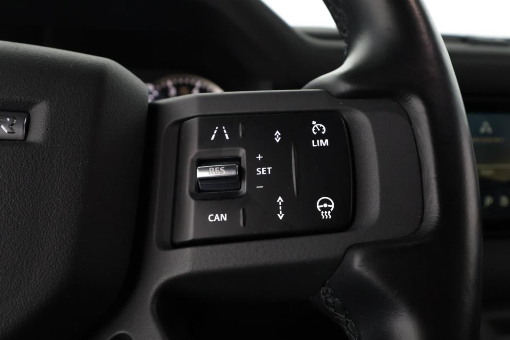 Land Rover Defender 2022