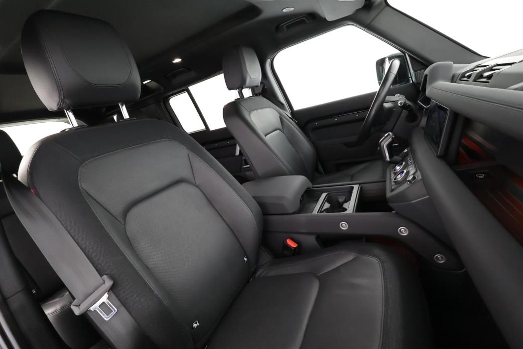 Land Rover Defender 2022