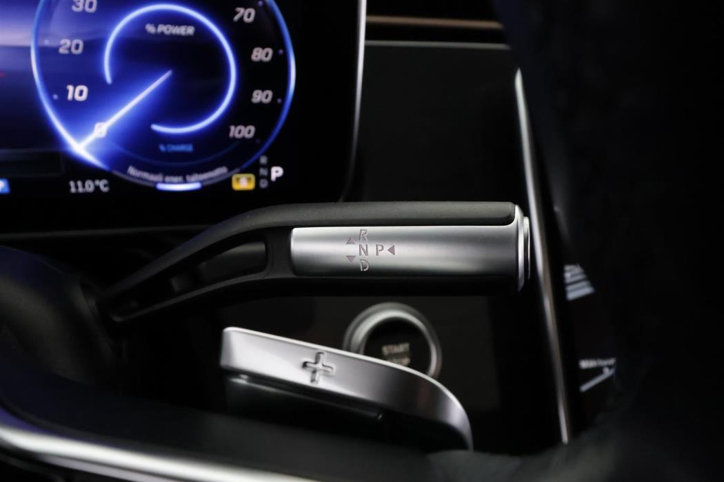 MERCEDES-BENZ EQS 2023