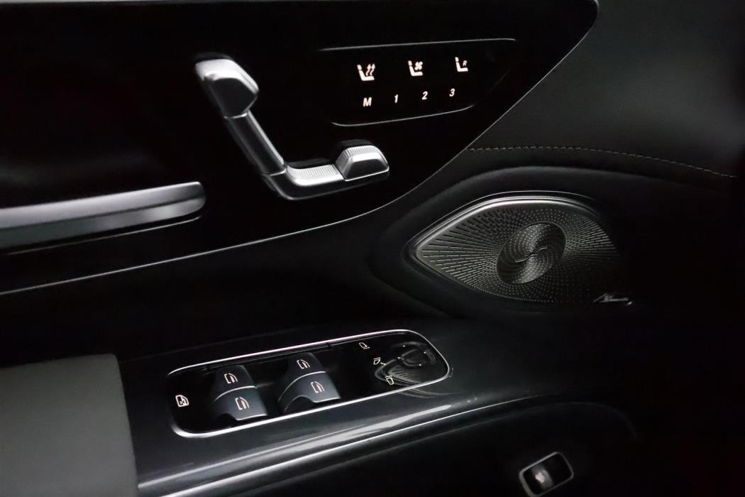 MERCEDES-BENZ EQS 2023