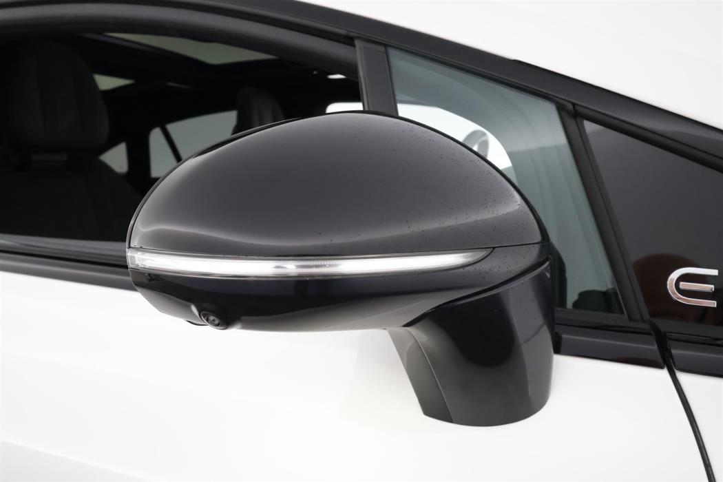 MERCEDES-BENZ EQS 2023