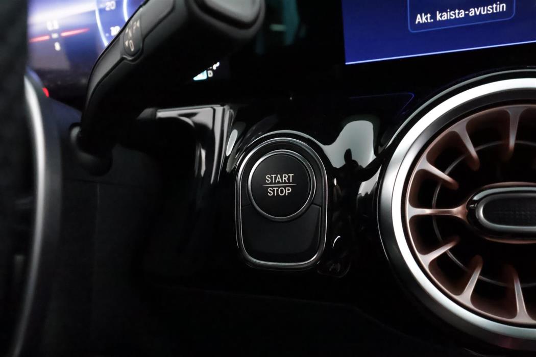 Mercedes-Benz EQA 2025