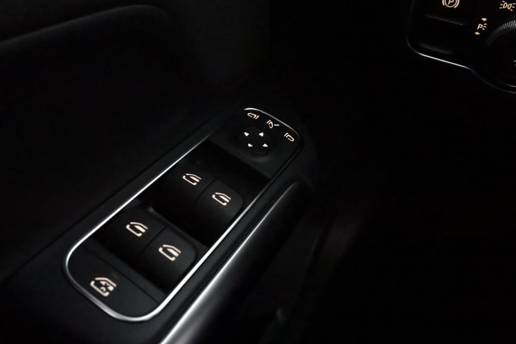 Mercedes-Benz EQA 2025