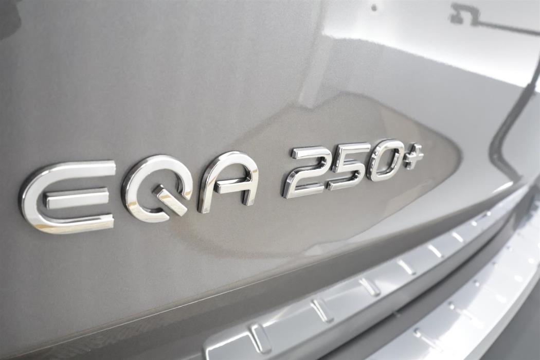 Mercedes-Benz EQA 2025