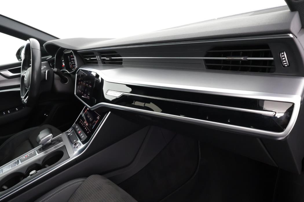AUDI A6 2021
