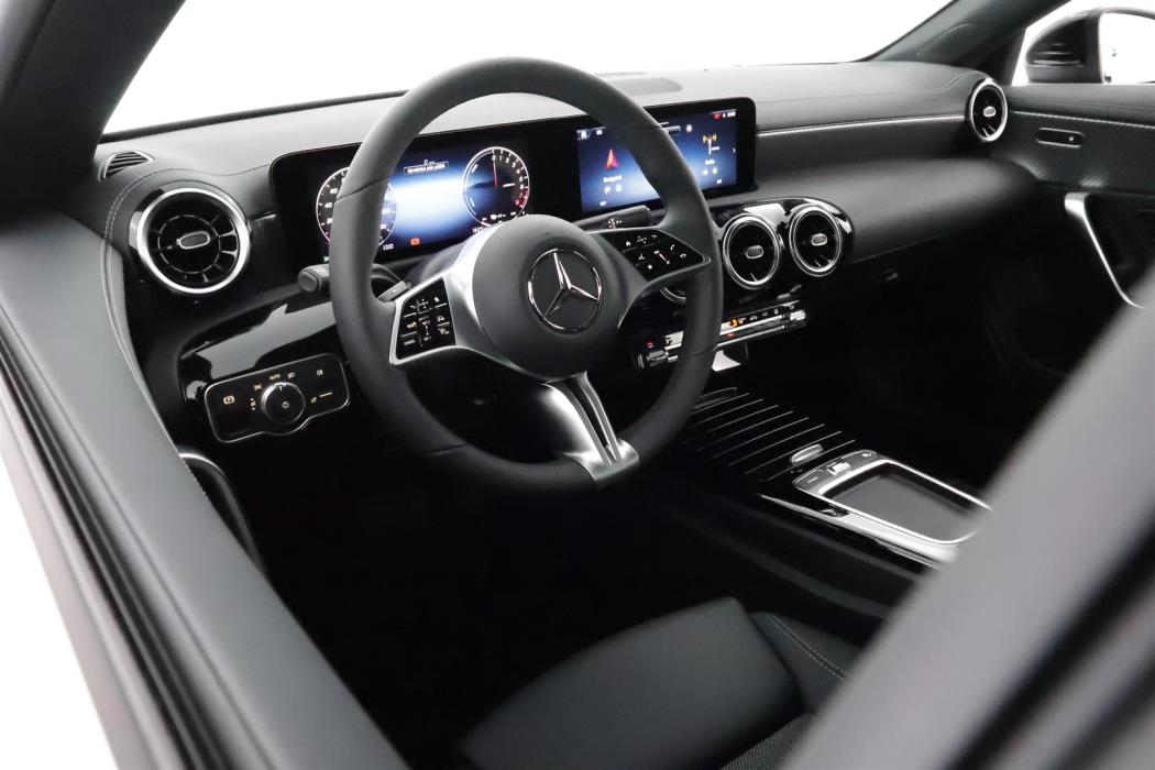 Mercedes-Benz CLA 2025