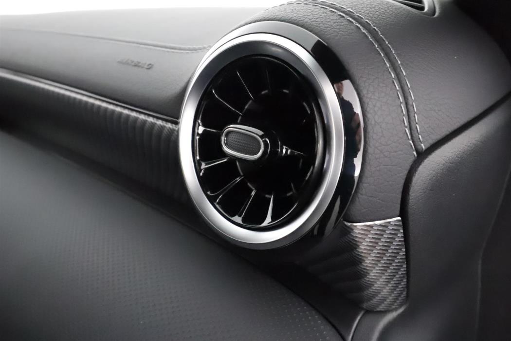 Mercedes-Benz CLA 2025