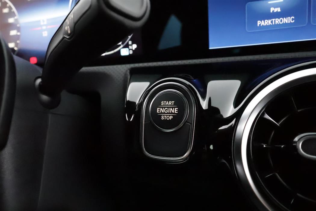 Mercedes-Benz CLA 2025