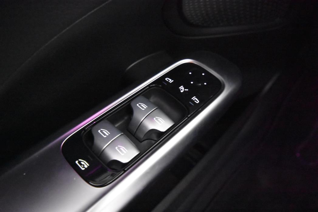 Mercedes-Benz C 2025