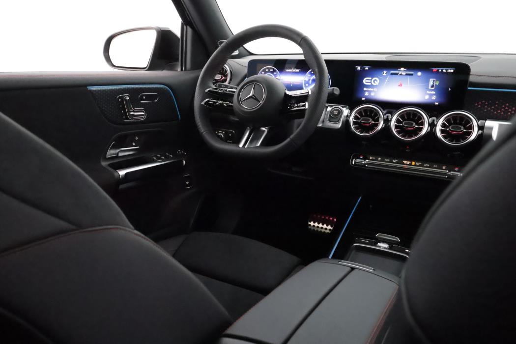 Mercedes-Benz EQB 2025