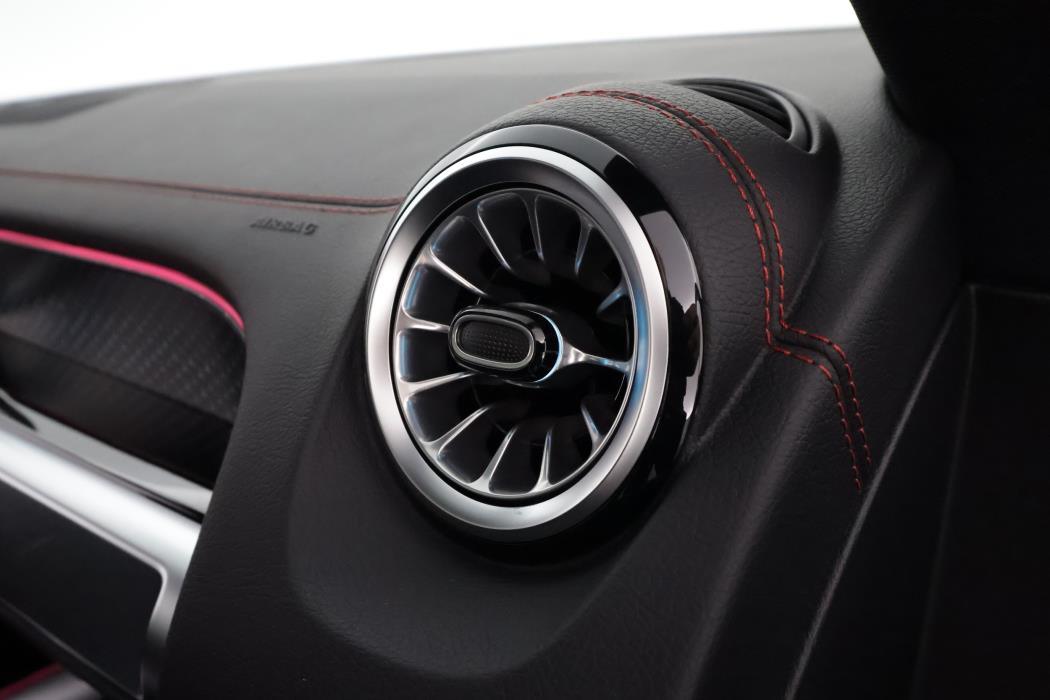 Mercedes-Benz EQB 2025