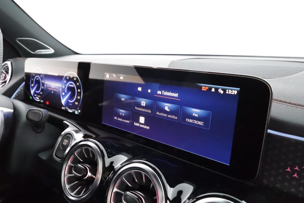 Mercedes-Benz EQB 2025