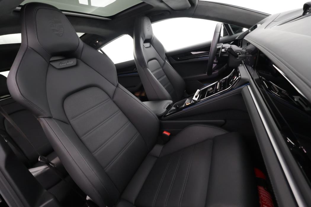 Porsche Panamera 2025