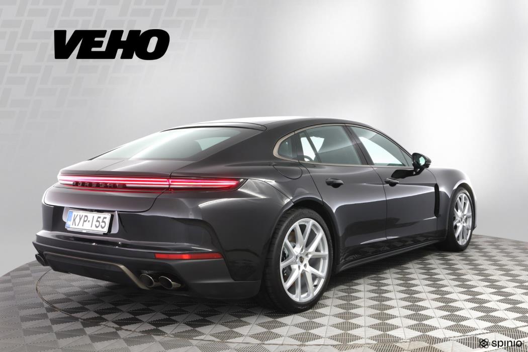 Porsche Panamera 2025