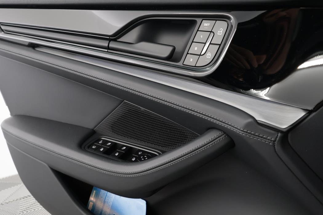 Porsche Panamera 2025