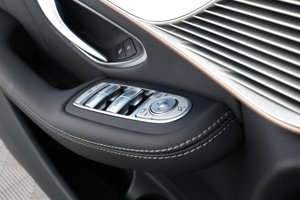 Mercedes-Benz EQC 2021