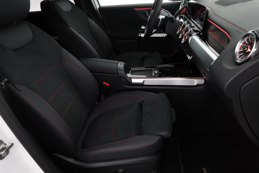 Mercedes-Benz EQB 2025