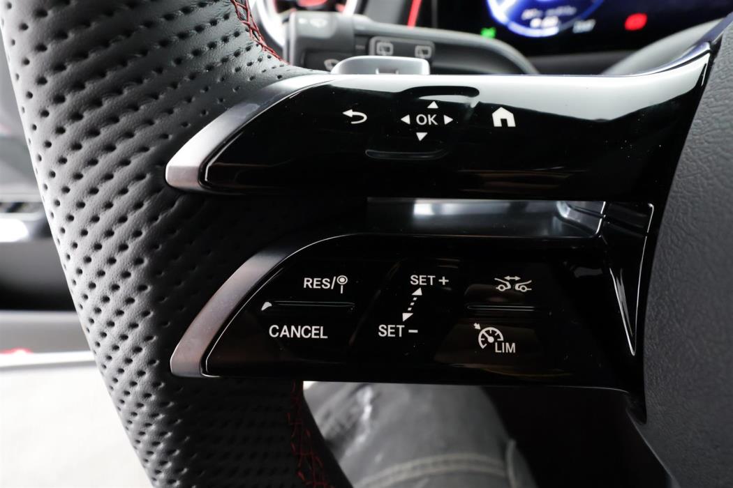 Mercedes-Benz EQB 2025