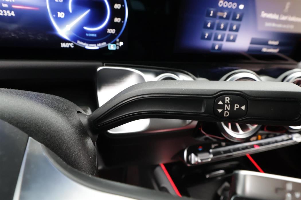 Mercedes-Benz EQB 2025