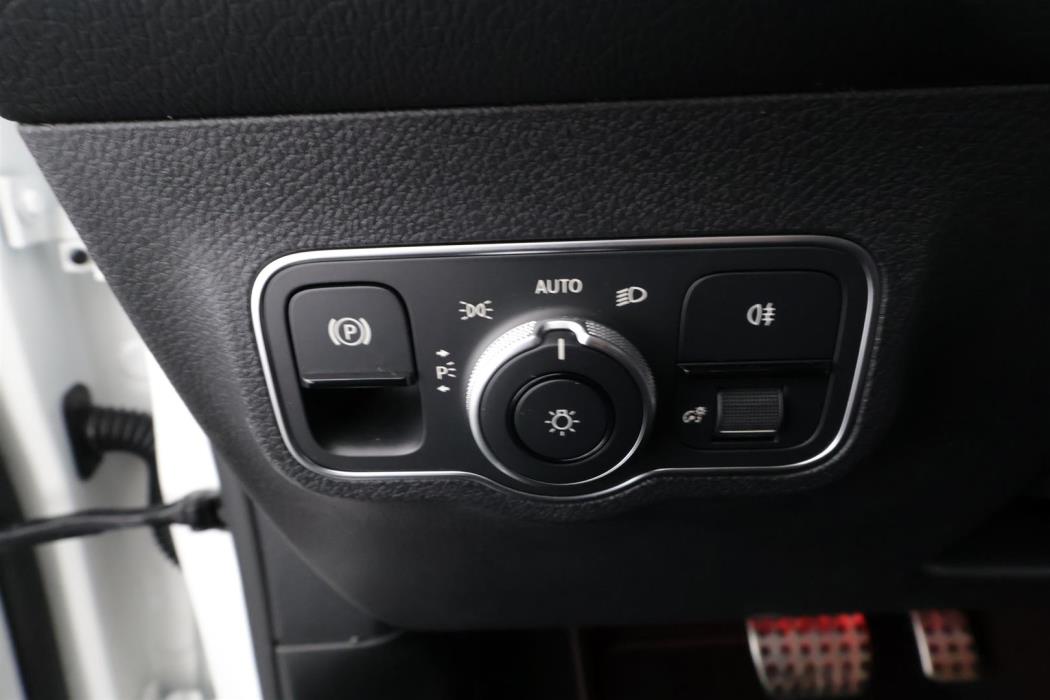 Mercedes-Benz EQB 2025