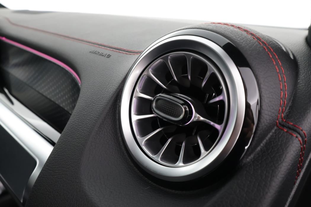 Mercedes-Benz EQB 2025