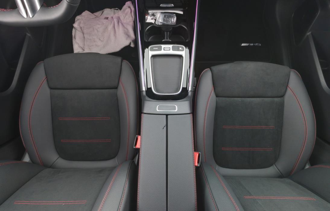 Mercedes-Benz EQB 2025