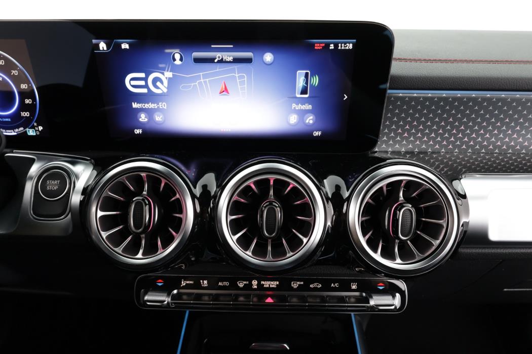 Mercedes-Benz EQB 2025