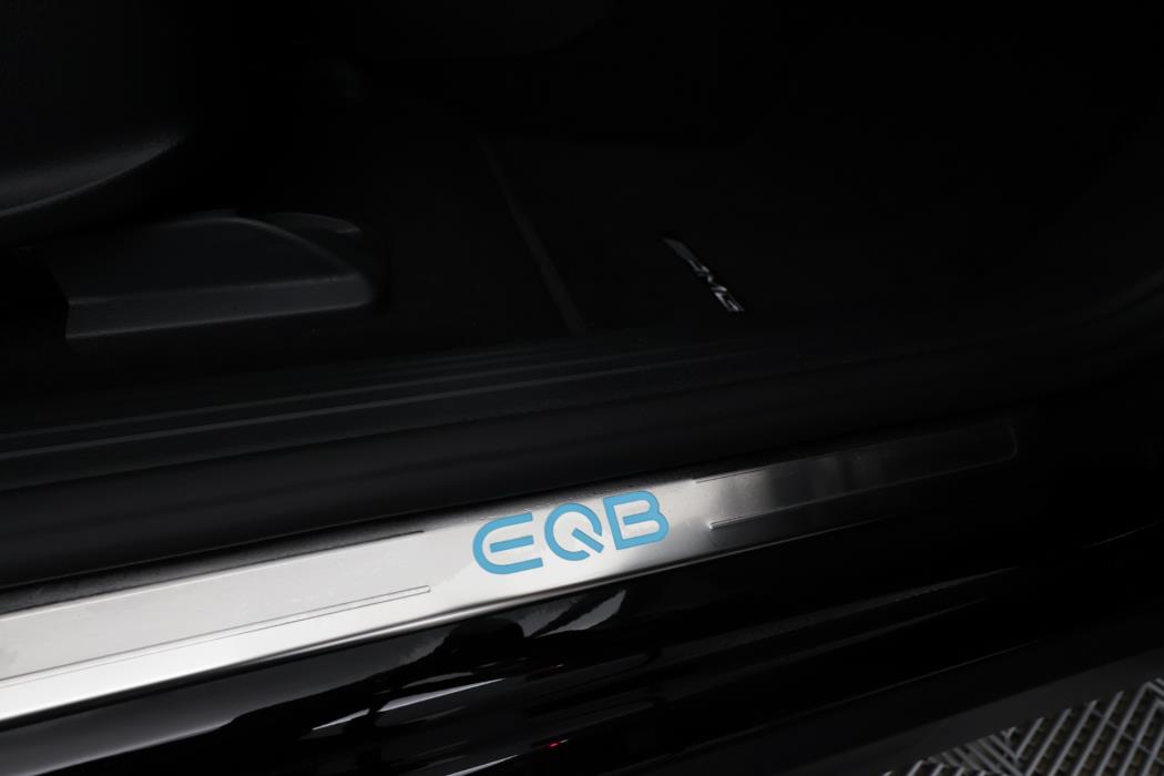 Mercedes-Benz EQB 2025
