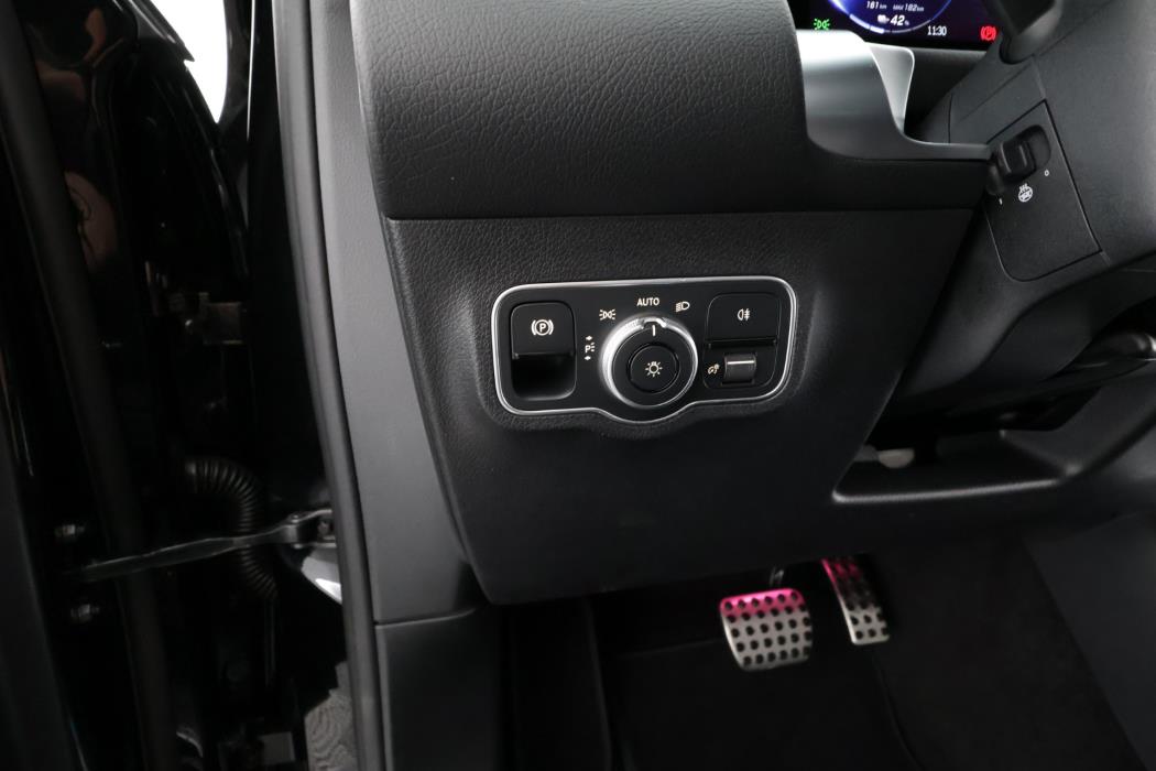 Mercedes-Benz EQB 2025