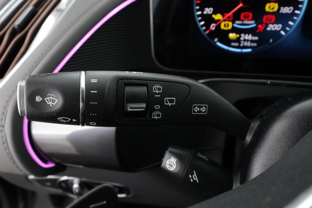 Mercedes-Benz EQC 2023