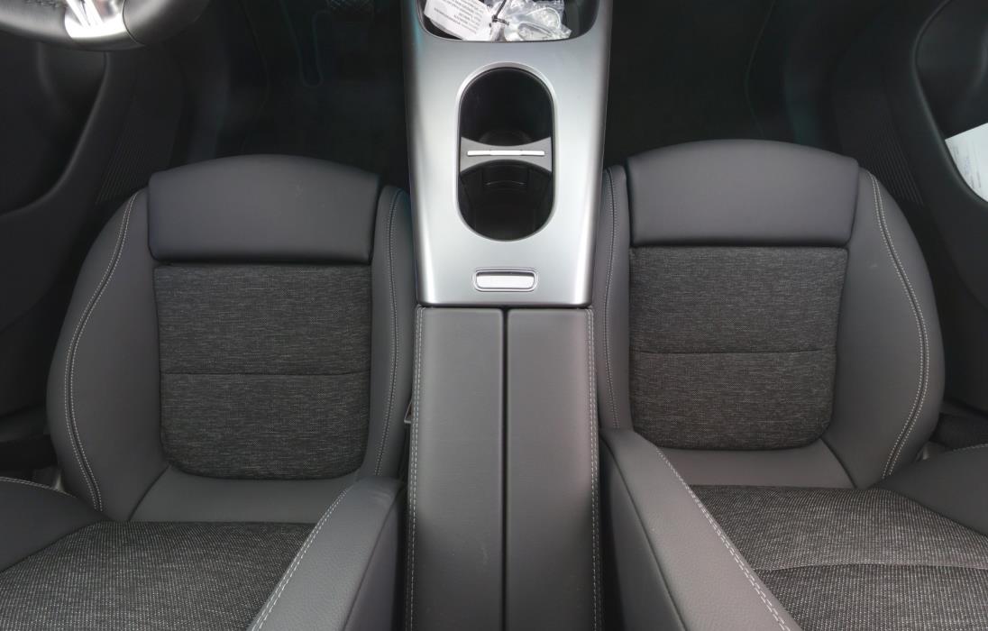 Mercedes-Benz GLB 2026