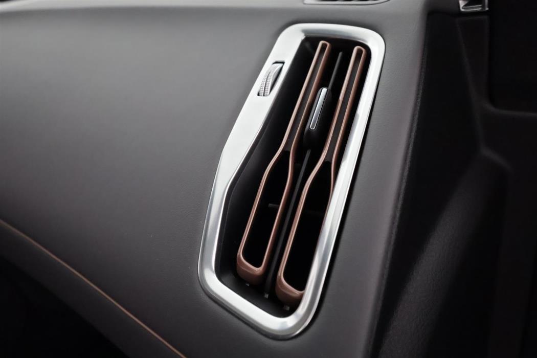 MERCEDES-BENZ EQC 2020