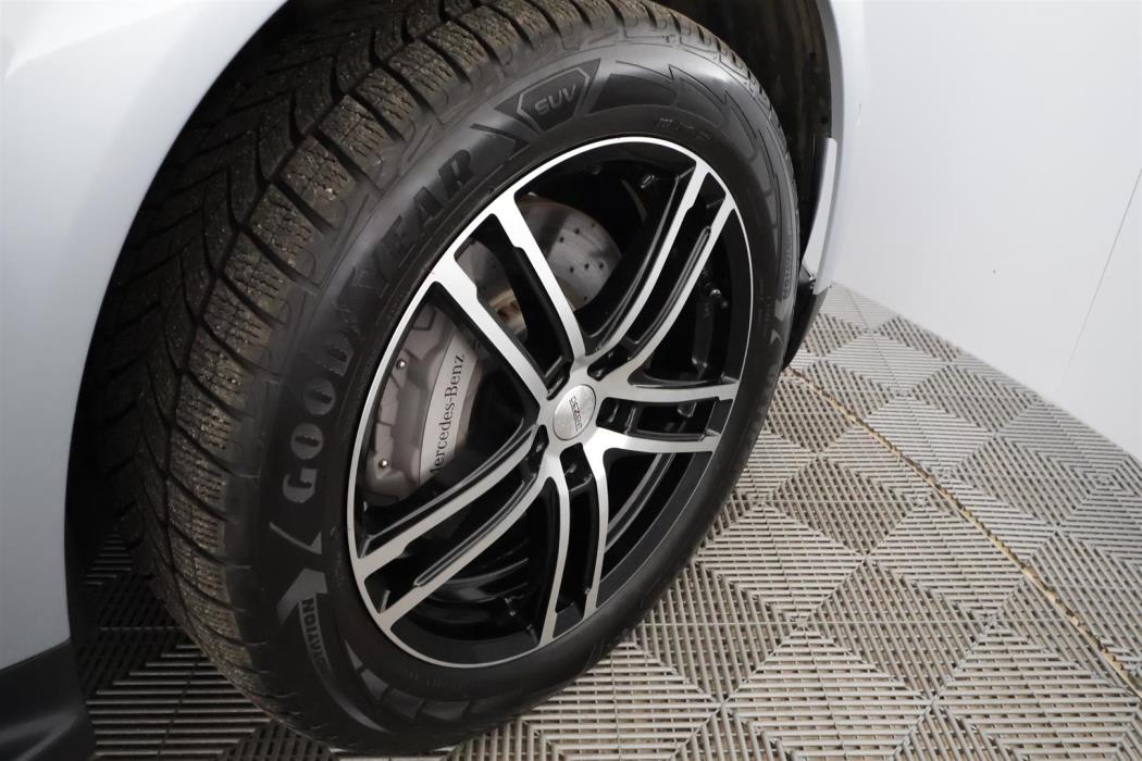 MERCEDES-BENZ EQC 2020