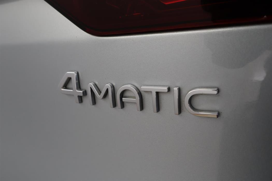 MERCEDES-BENZ EQC 2020