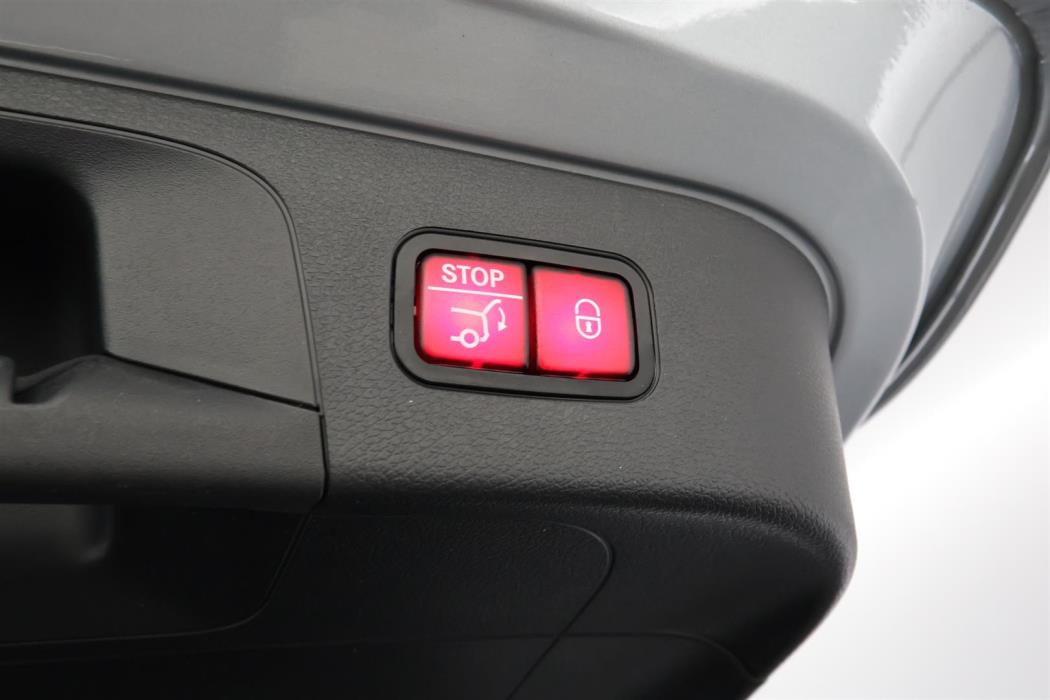 MERCEDES-BENZ EQC 2020