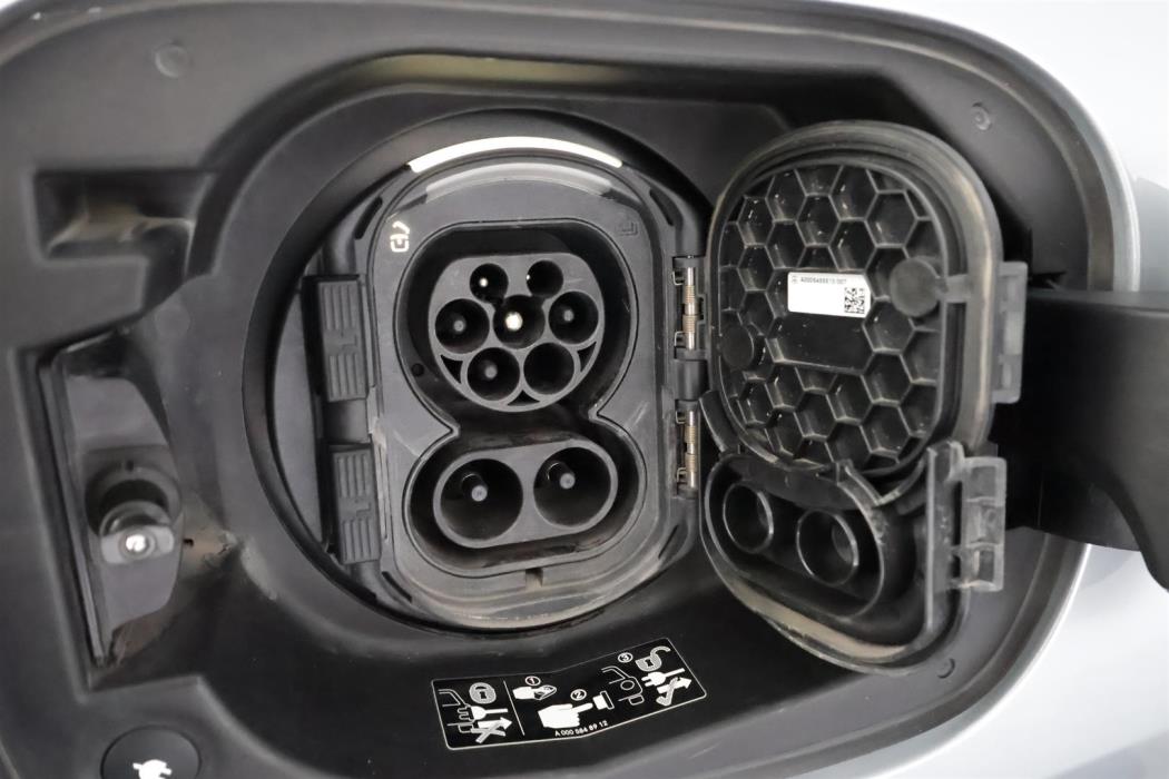 MERCEDES-BENZ EQC 2020