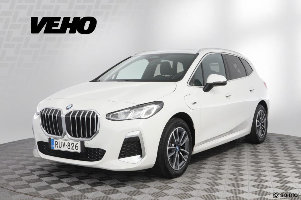 BMW 225 2023