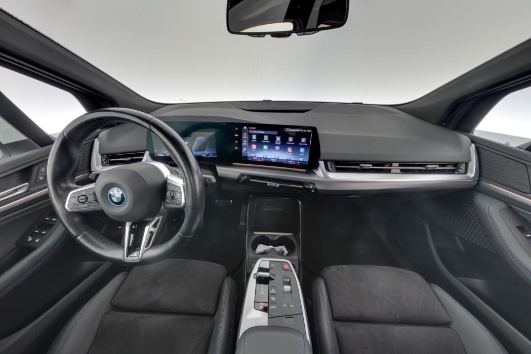 BMW 225 2023